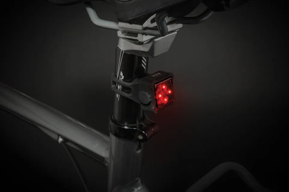 Far + stop AXA Niteline 44-R/USB Livrare gratuită