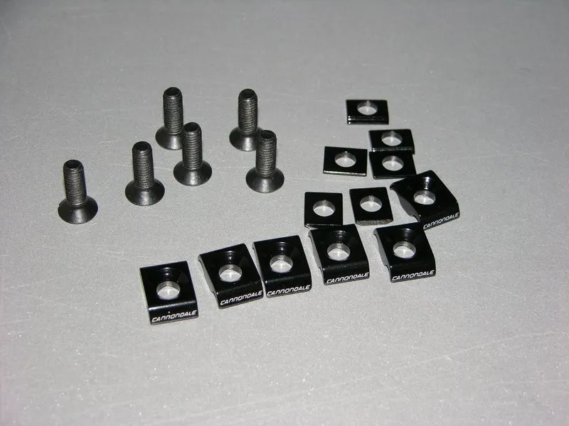 Vezi acum Kit Guide Housing Bolt On 6 buc