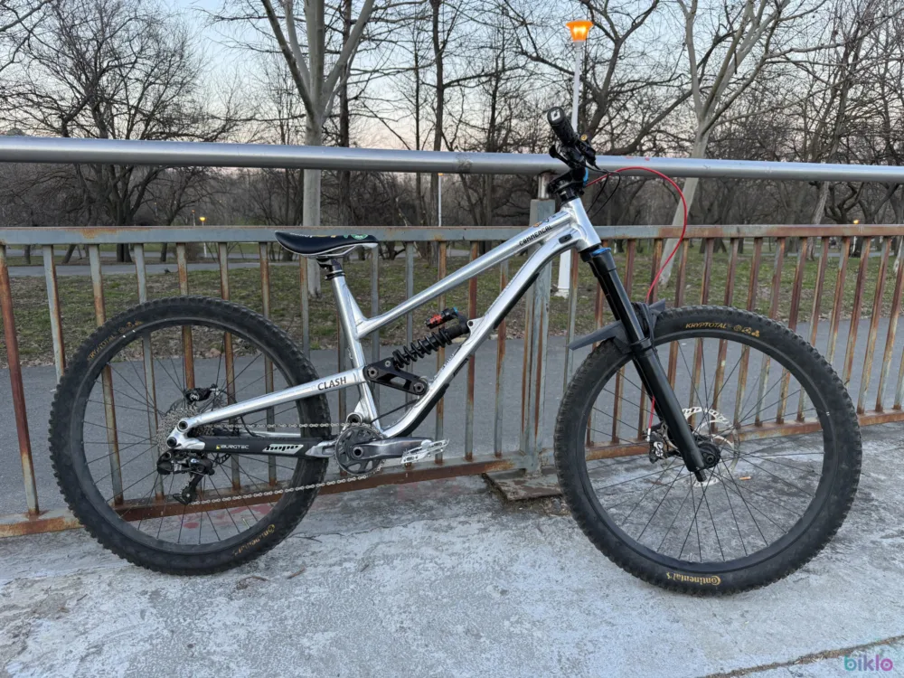 Commencal Clash 2022 Retur ușor
