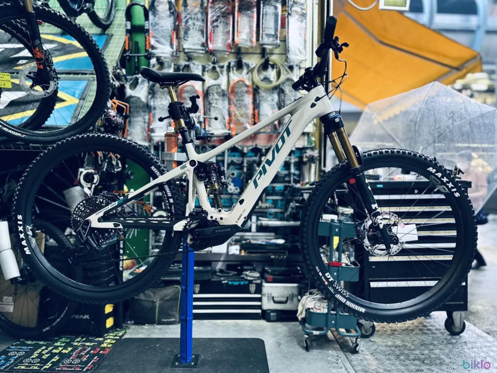 2024 Pivot Shuttle AM Pro XO Comandă acum