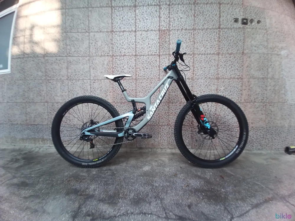 Vand bicicleta Santa Cruz V10.7, 29er, M Lichidare de stoc