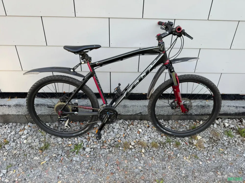 Bicicleta Felt Q520, Shimano Alivio/Altus, furca Suntour XCR Plată securizată