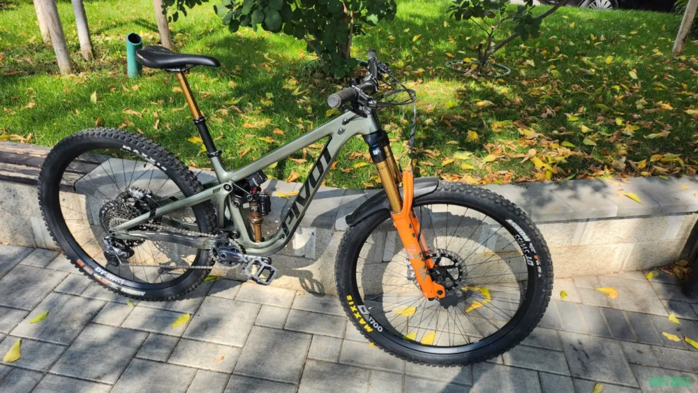 Discount Bicicleta Pivot Firebird Carbon 29" Pro X01 - Air Live Valve Marimea Small