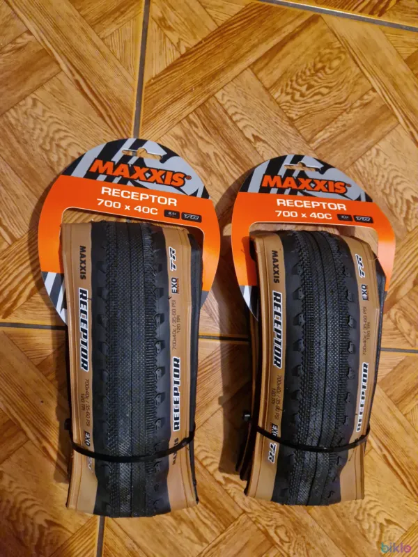 2 anvelope Maxxis Receptor 700x40c Lichidare de stoc